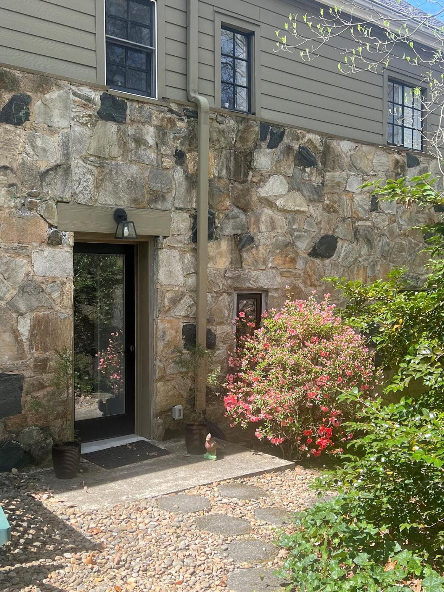 Studio Guest Suite In Forest Cottage Tryon Экстерьер фото